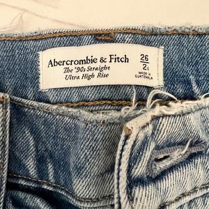 A&F - The 90s Straight Ultra High Rise